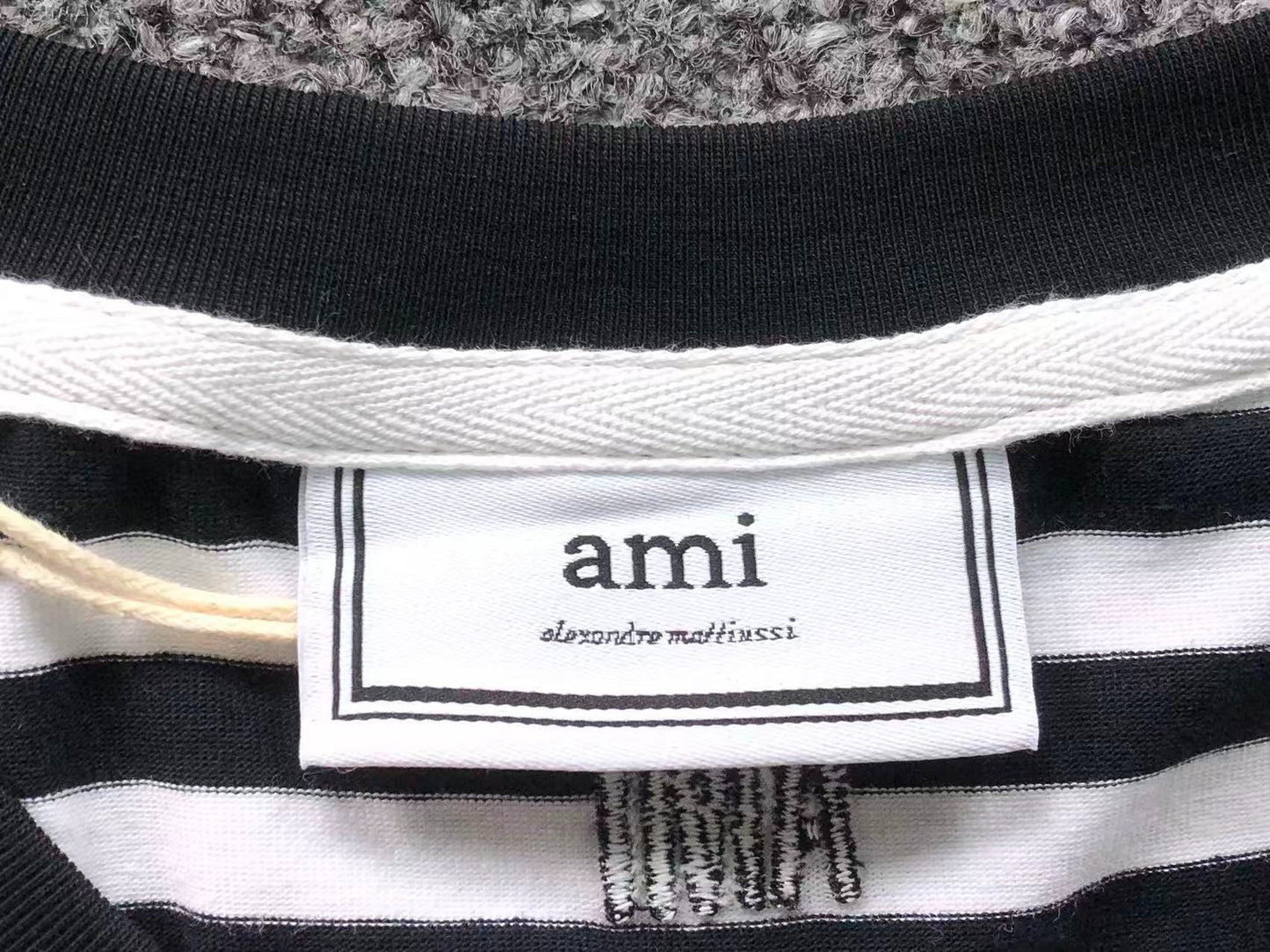 Camiseta AMI Paris Classic Heart Striped Tee