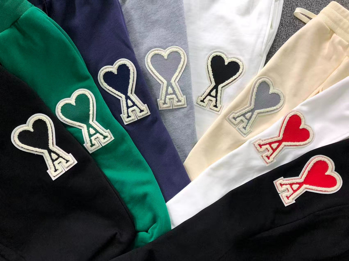 Calça Jogger AMI Paris Big Logo Heart Moletom