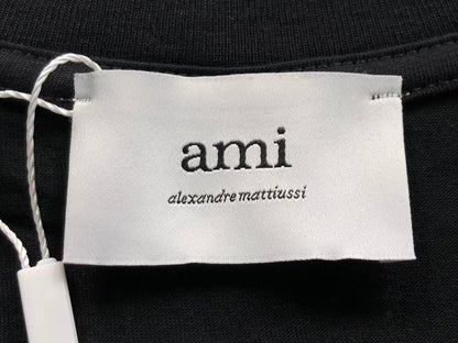 Camiseta AMI Paris Logo Typo Graphic