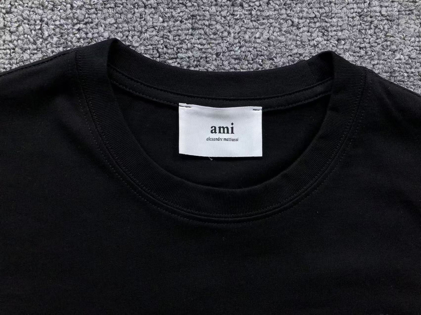 Camiseta AMI Paris Big Heart Embroidered