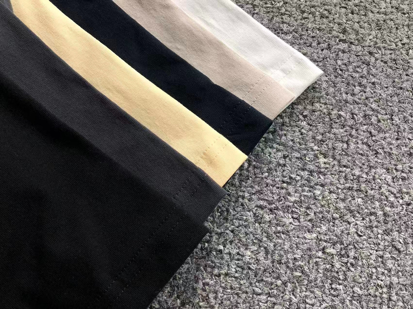 Camiseta AMI Paris Logo Coração Mini Bordado