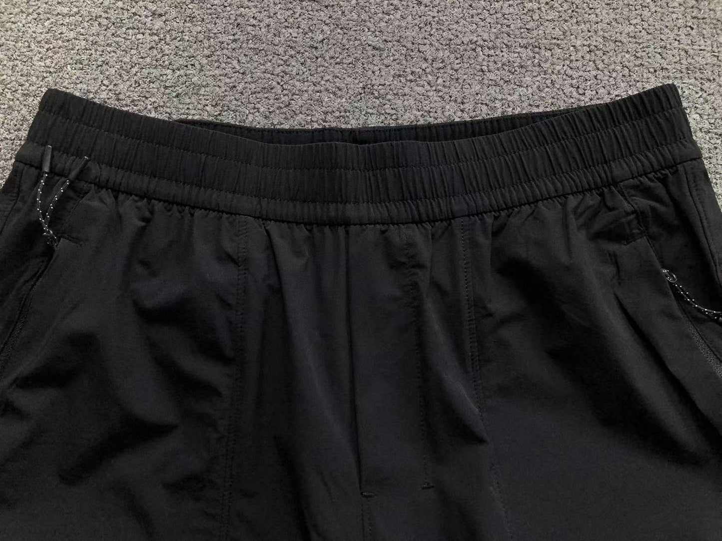 Calça elástica ALO moletom cargo