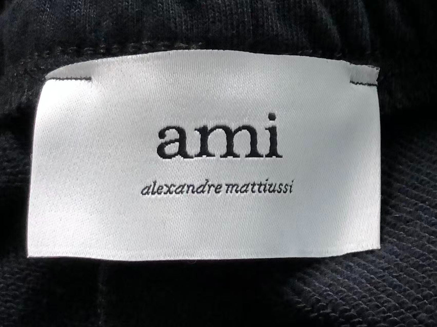 Short AMI Paris Big Heart Logo