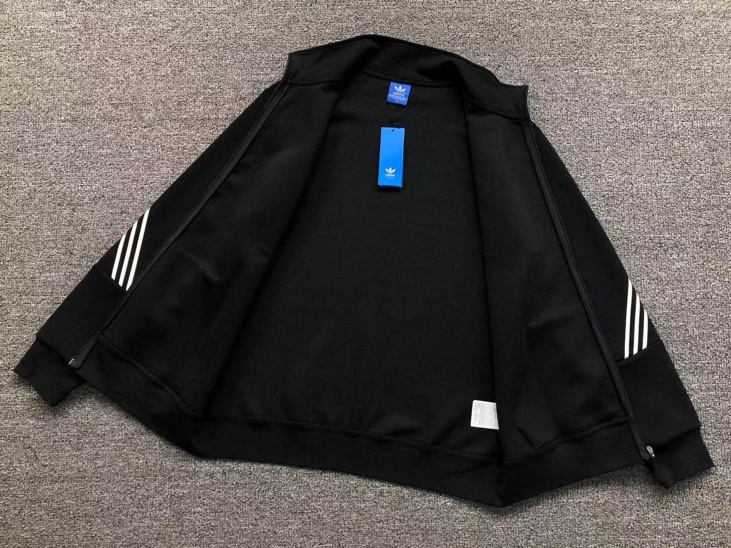 Moletom Adidas Minimal Stripe Track