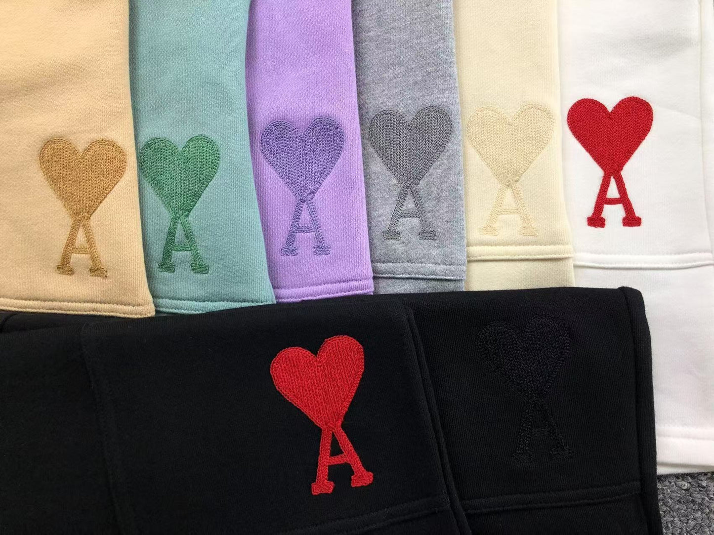Short AMI Paris Essential Heart Collection