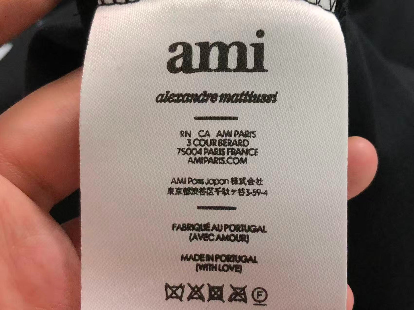 Camiseta AMI Paris Logo Typo Graphic