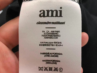 Camiseta AMI Paris Logo Typo Graphic
