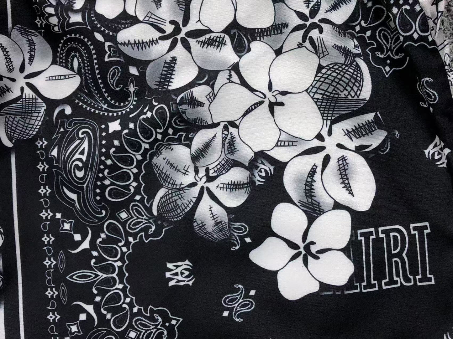 Conjunto AMIRI Monochrome Garden