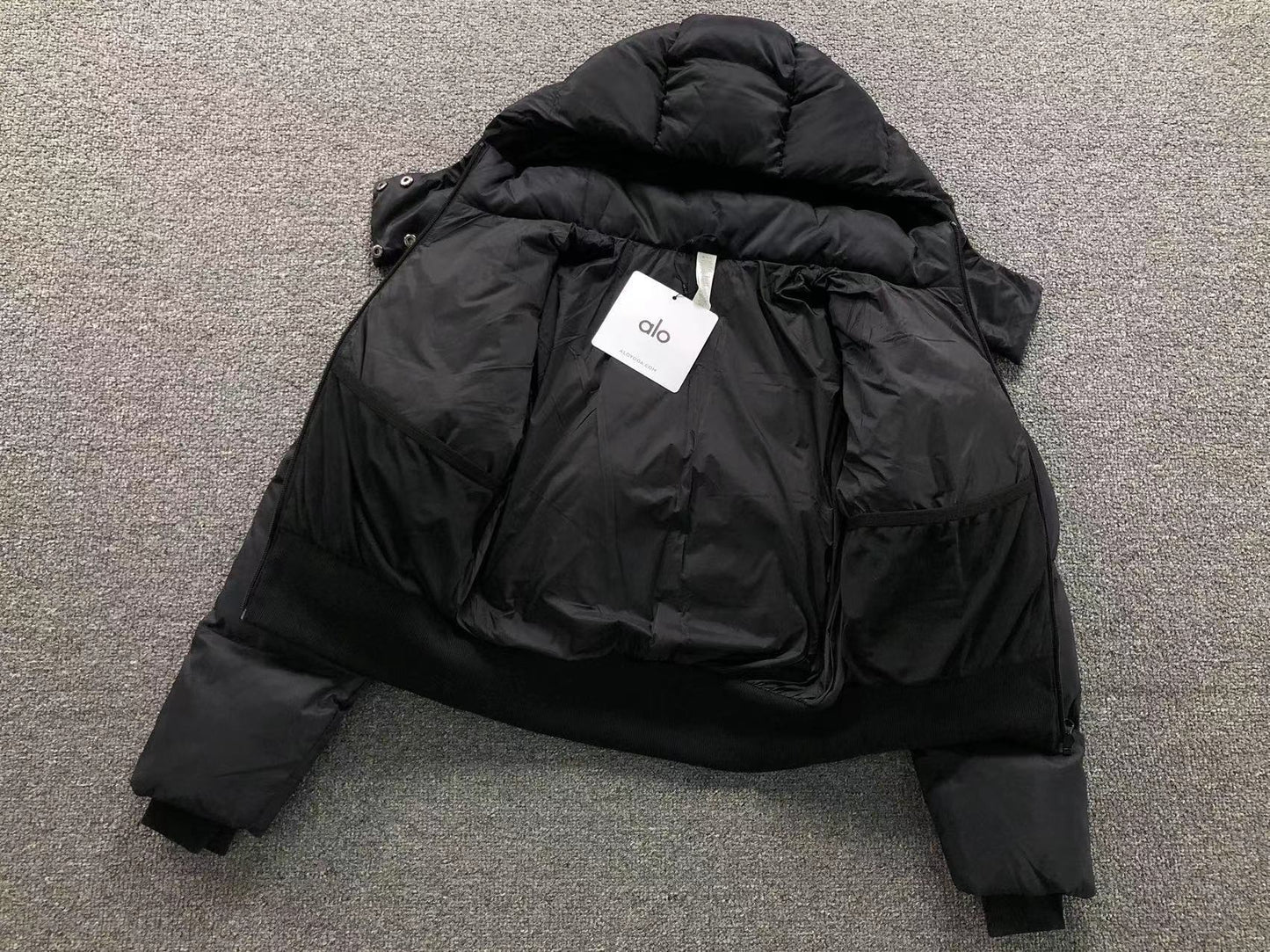 Jaqueta ALO puffer com capuz Feminino