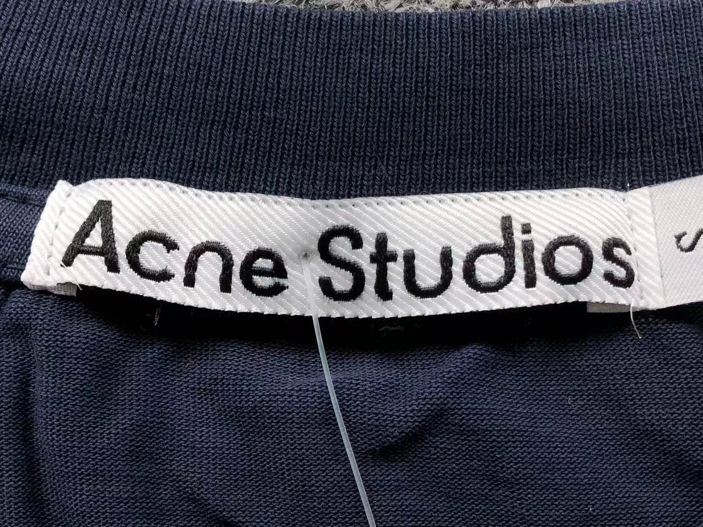 Camiseta Acne Studios Worn Circle Graphic
