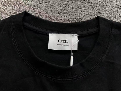 Camiseta AMI Paris Logo Coração Mini Bordado