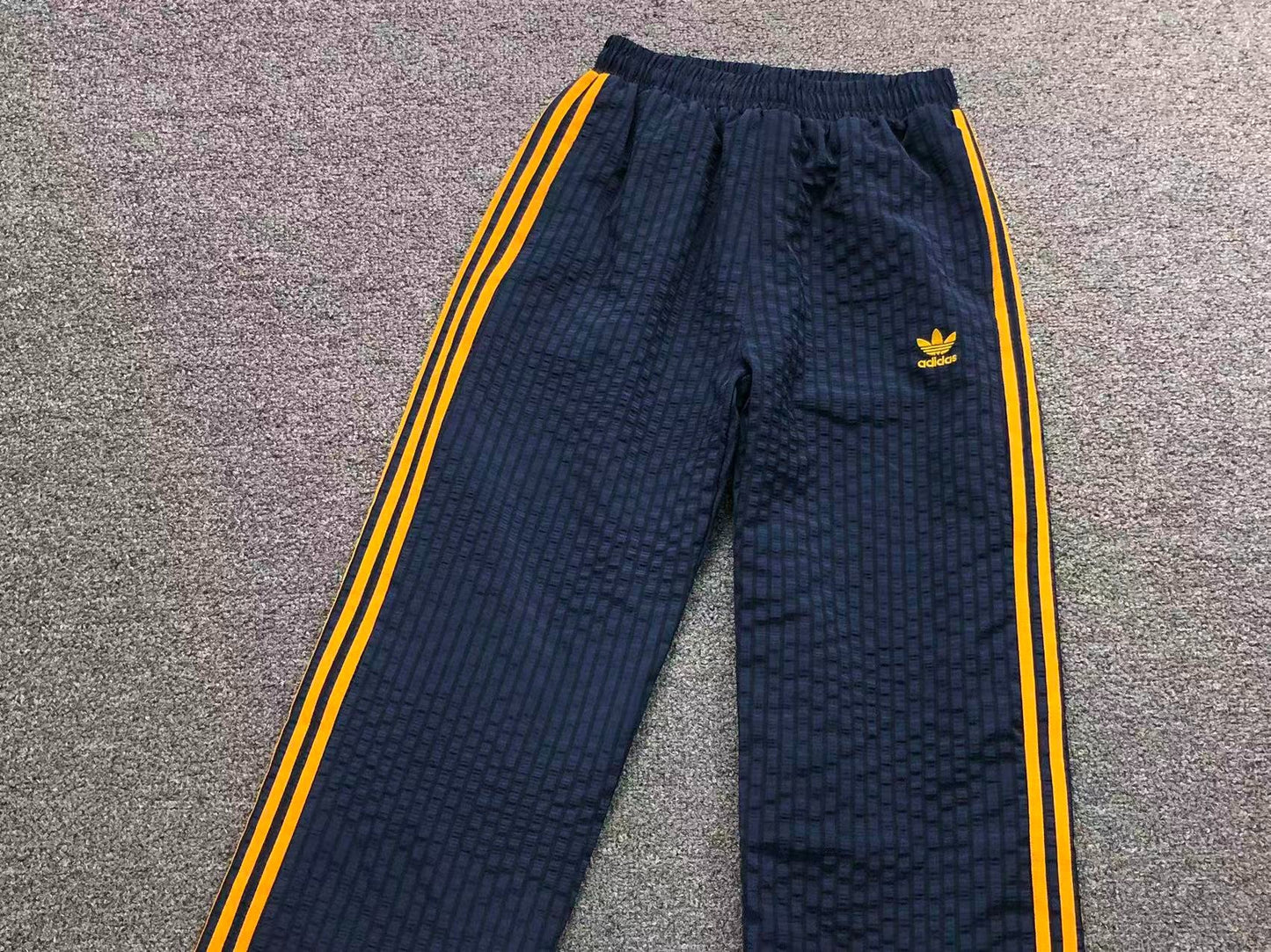 Conjunto Adidas Night Racer
