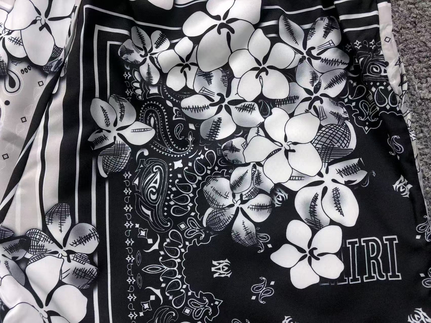 Conjunto AMIRI Monochrome Garden