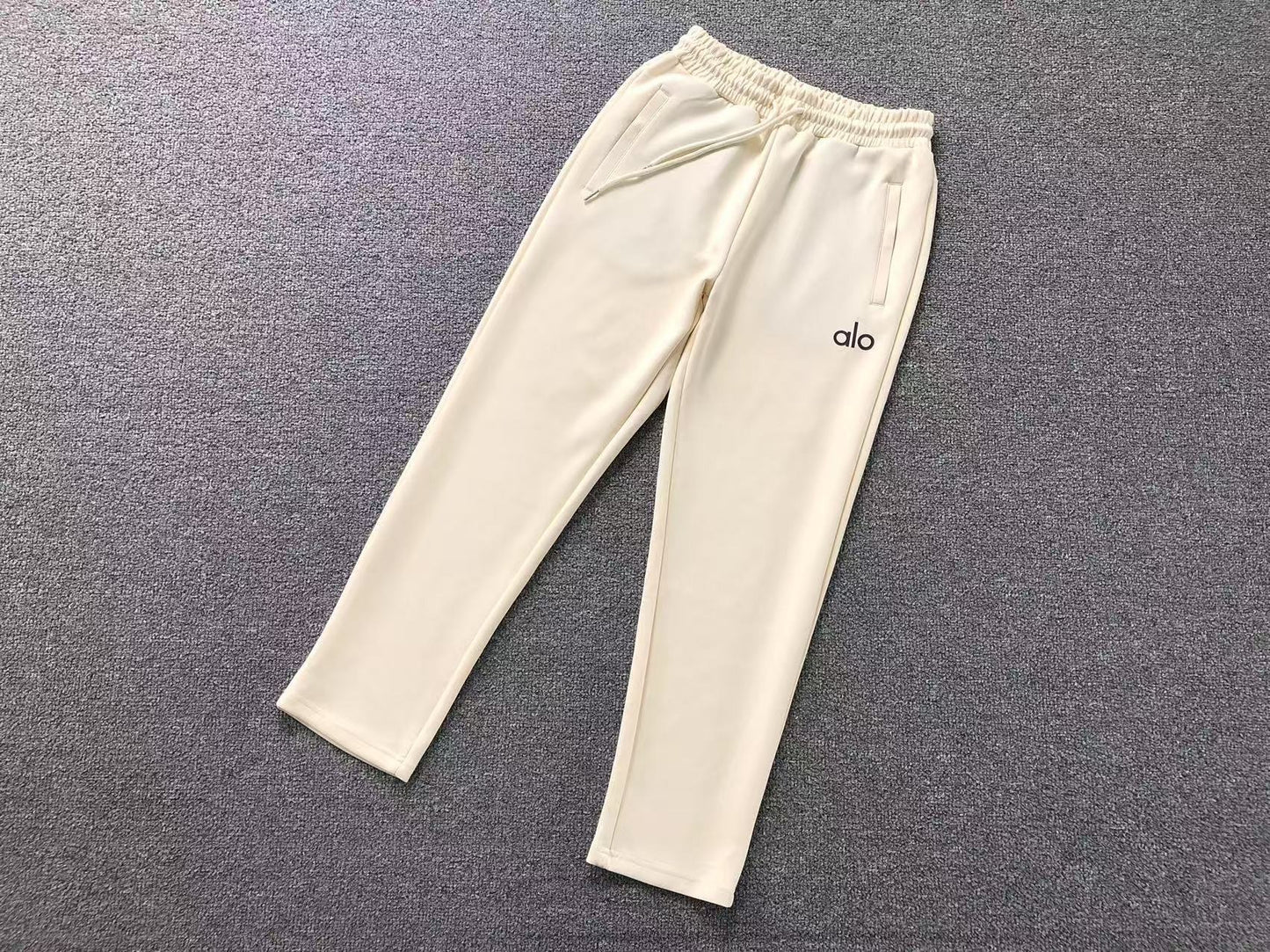 Conjunto Alo Moletom Jogger Clean
