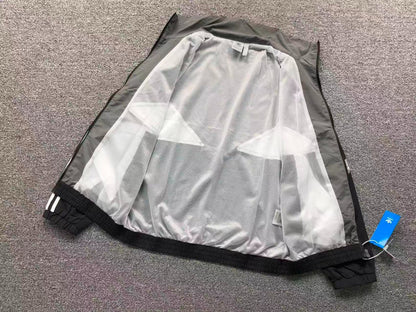 Jaqueta Adidas Chevron Windbreaker Archive