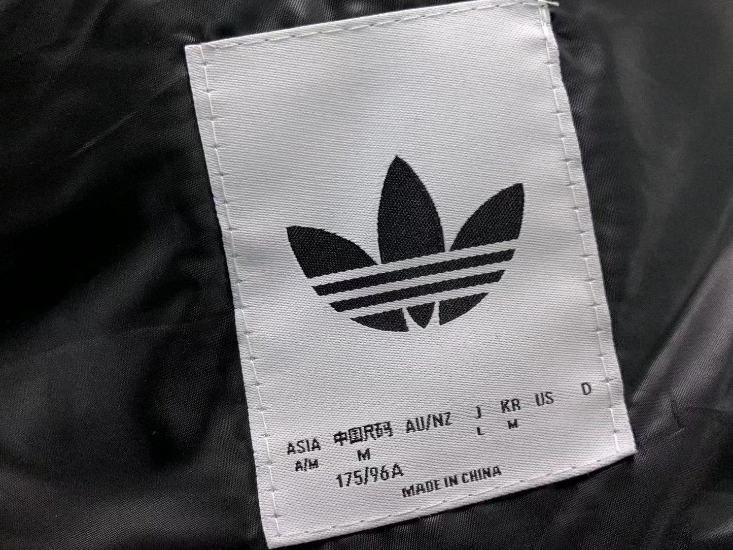 Jaqueta adidas Iconic Puff Jacket