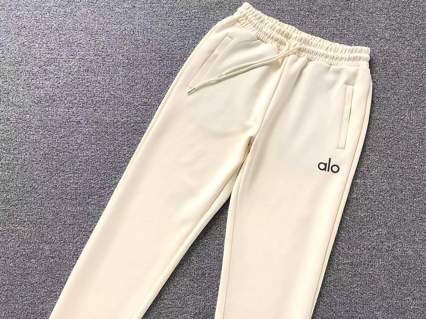 Conjunto Alo Moletom Jogger Clean