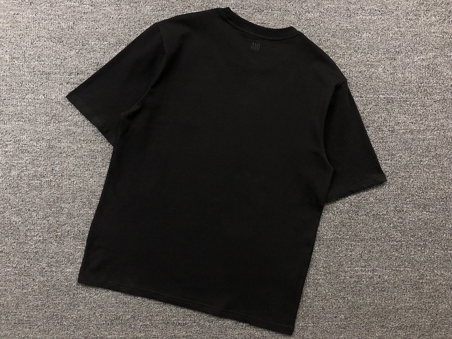 Camiseta AMI Paris Minimal Tonal Heart Logo