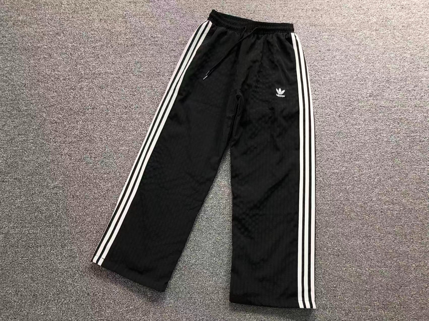Conjunto Adidas Night Racer