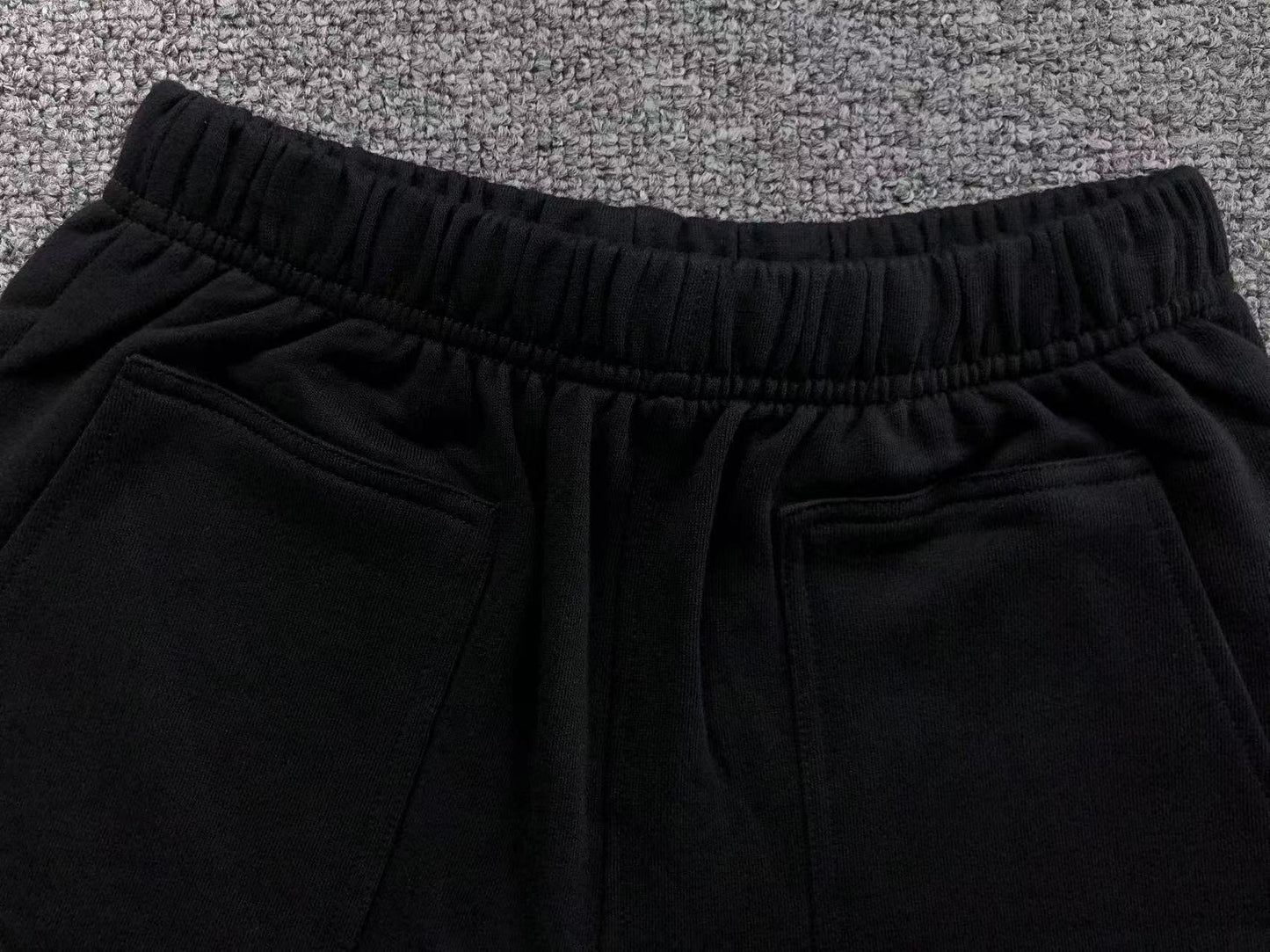 Short AMI Paris Essential Heart Collection