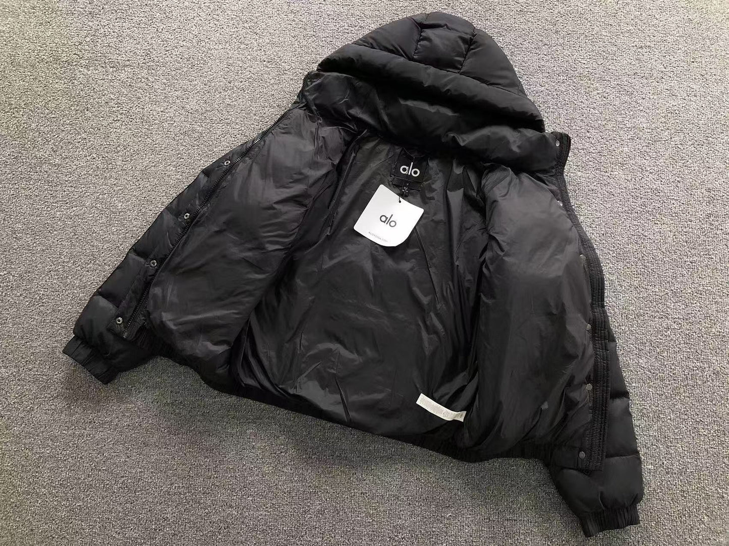 Jaqueta ALO puffer com capuz Feminino