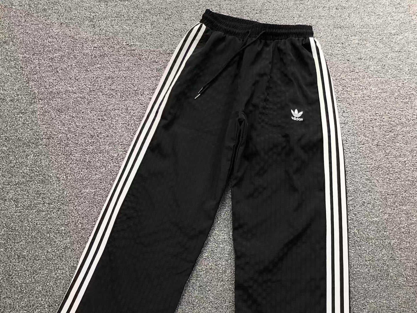 Conjunto Adidas Night Racer
