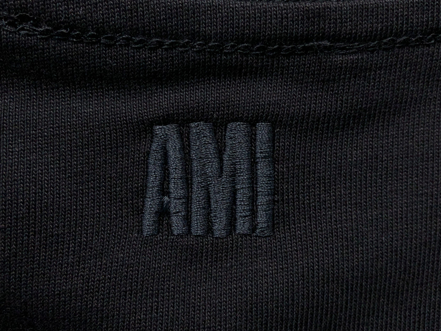 Camiseta AMI Paris Minimal Tonal Heart Logo