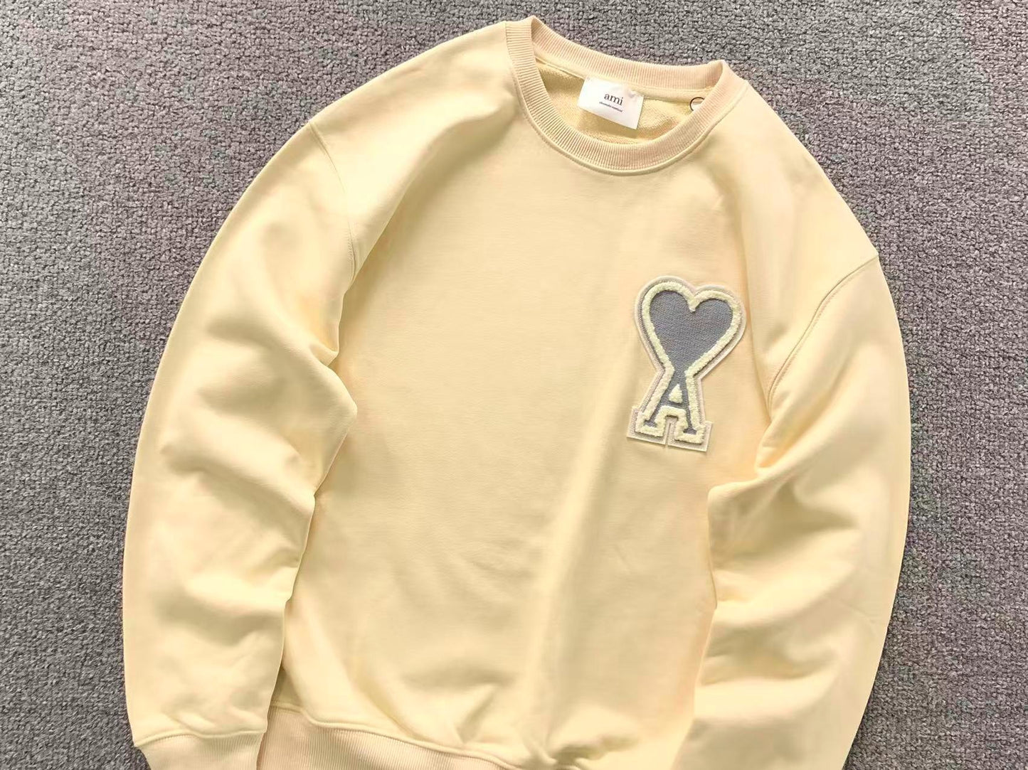 Moletom AMI Paris Ami de Cœur Crewneck Big Heart