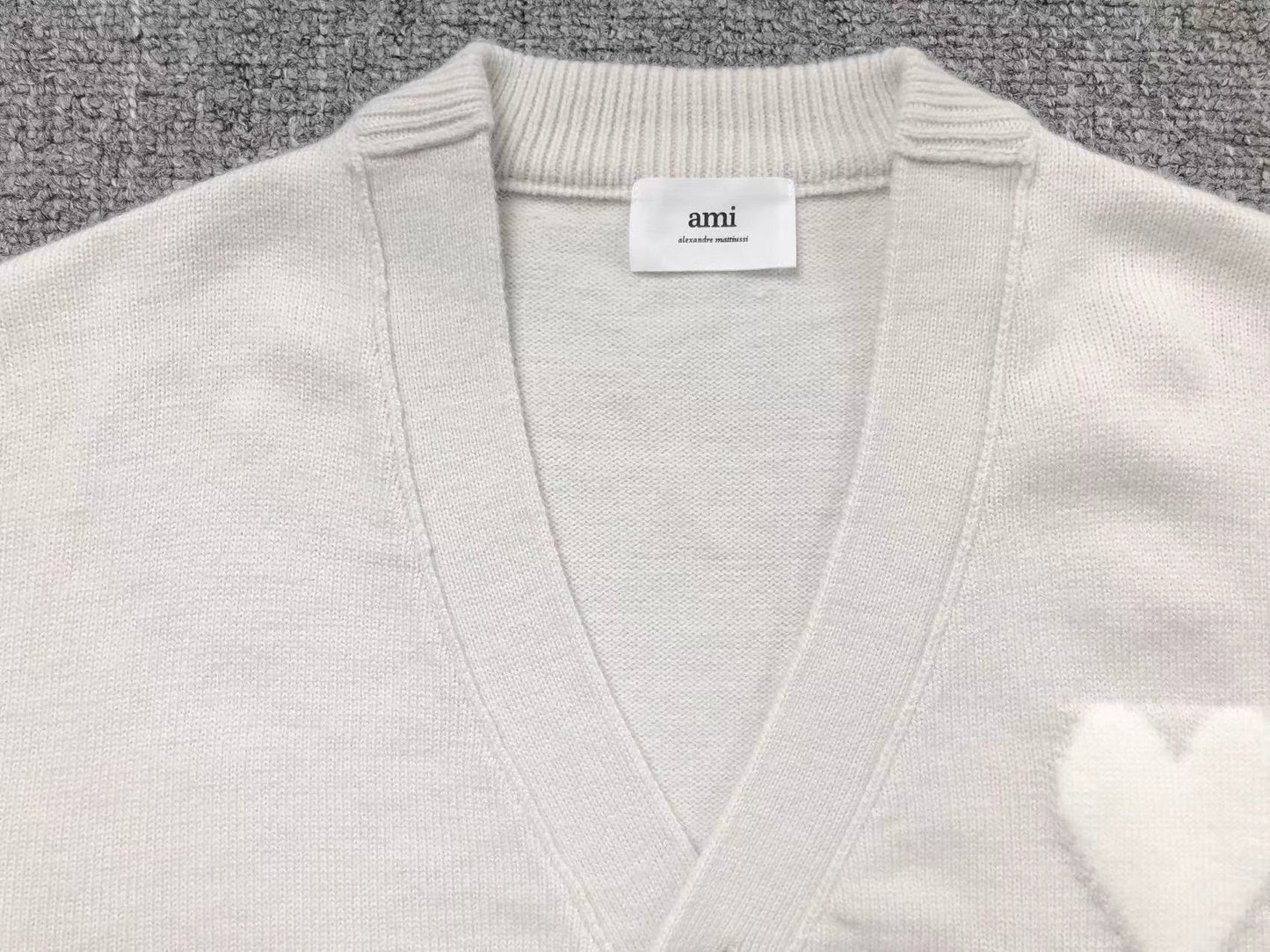 Suéter Cardigan AMI Paris