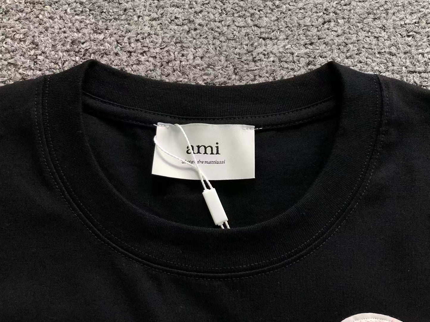 Camiseta AMI Paris Patch Logo Coração