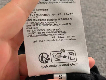 Camiseta AMI Paris Logo Coração Mini Bordado