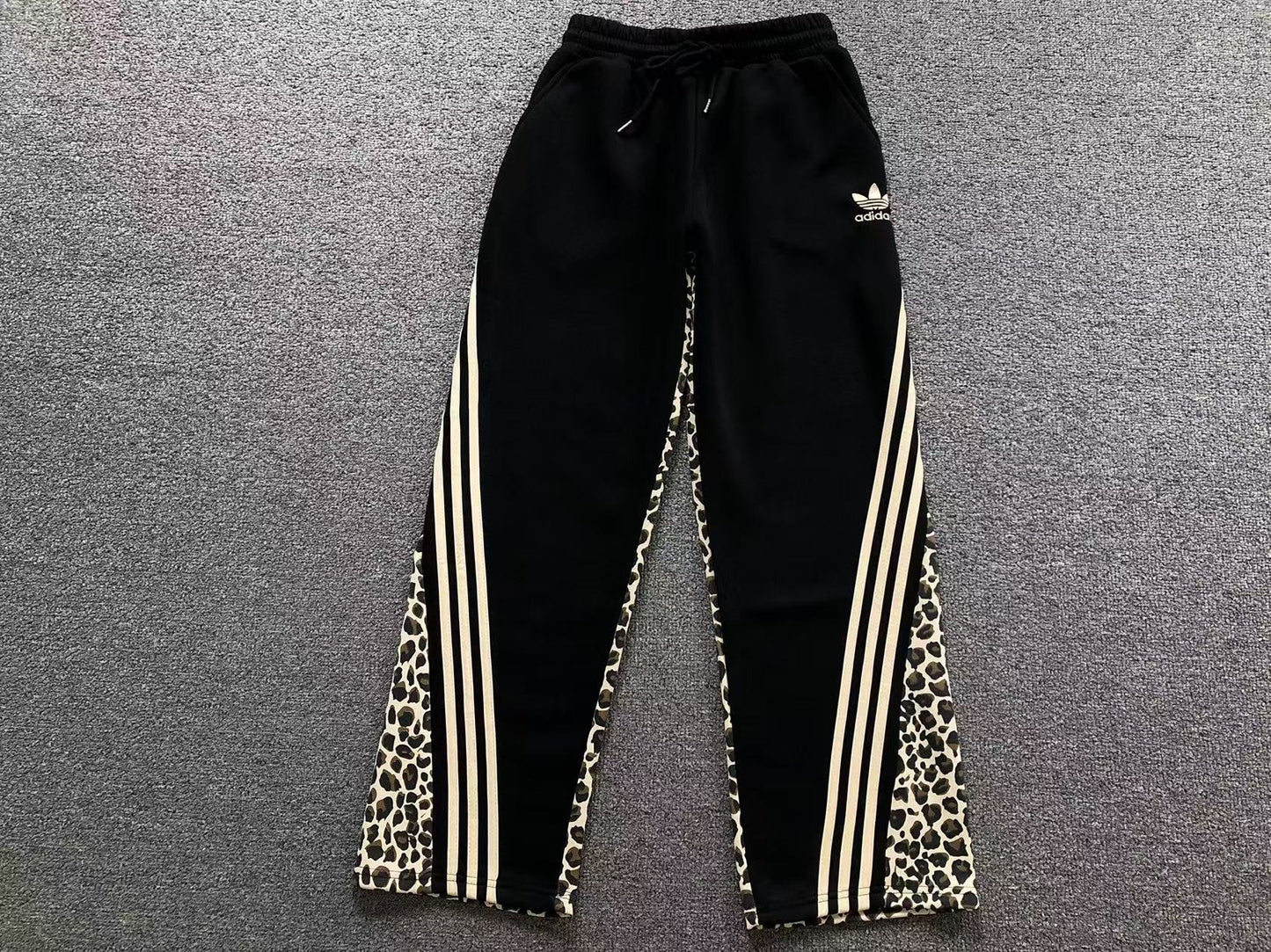 Conjunto Adidas Leopard Luxe