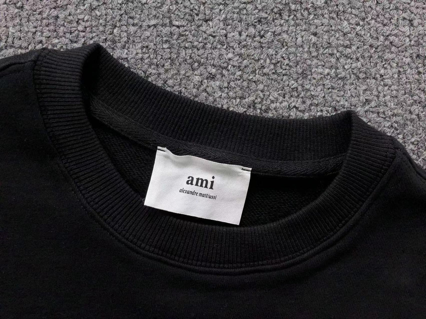 Moletom AMI Paris Crewneck Minimal Ami de Cœur