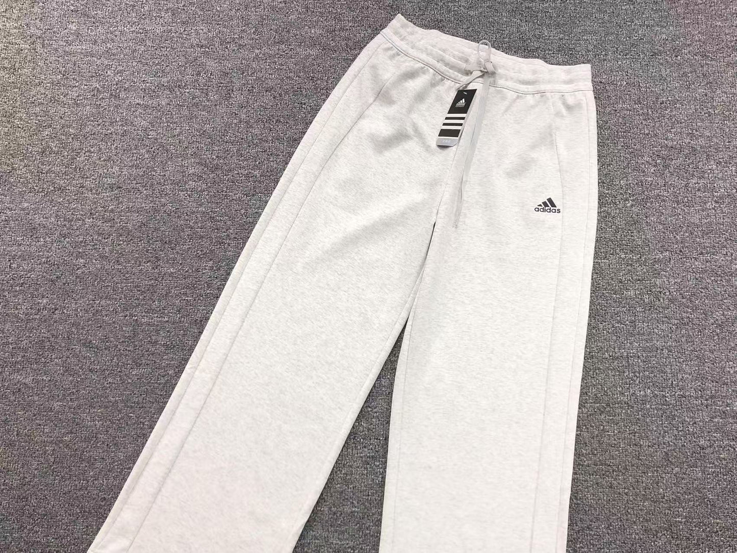 Conjunto Adidas feminino Clean Fit Set