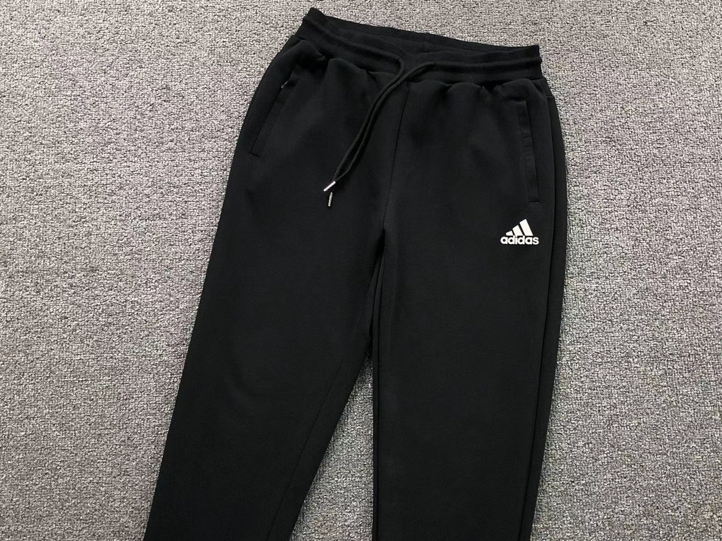 Conjunto Adidas Minimal Essential Hoodie