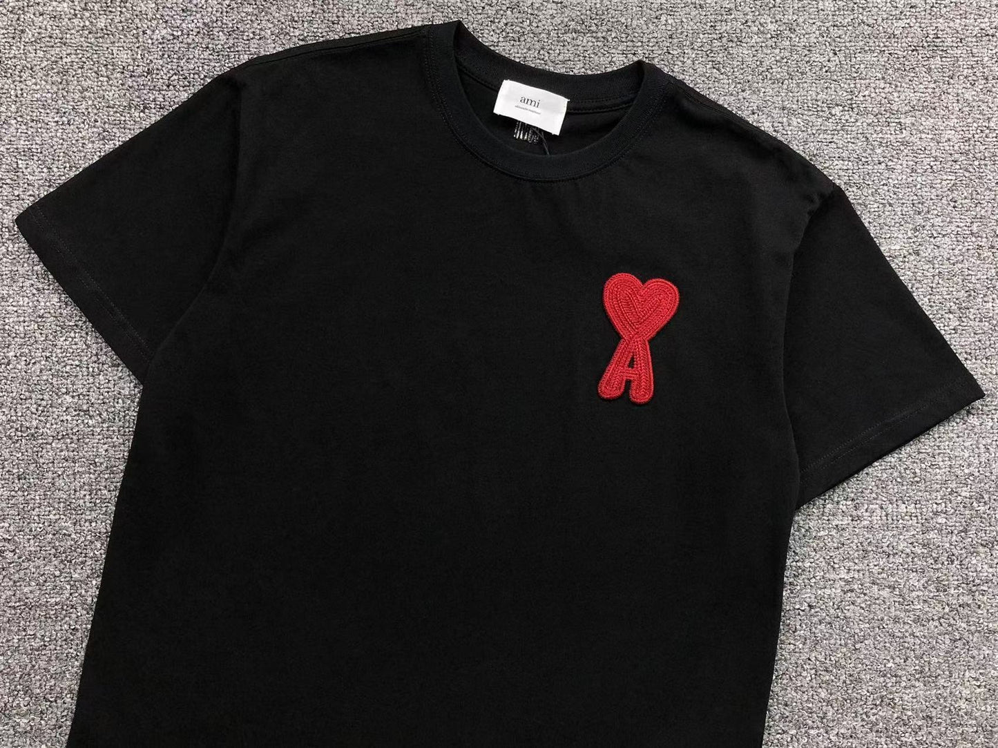 Camiseta AMI Paris Big Heart Patch Classic