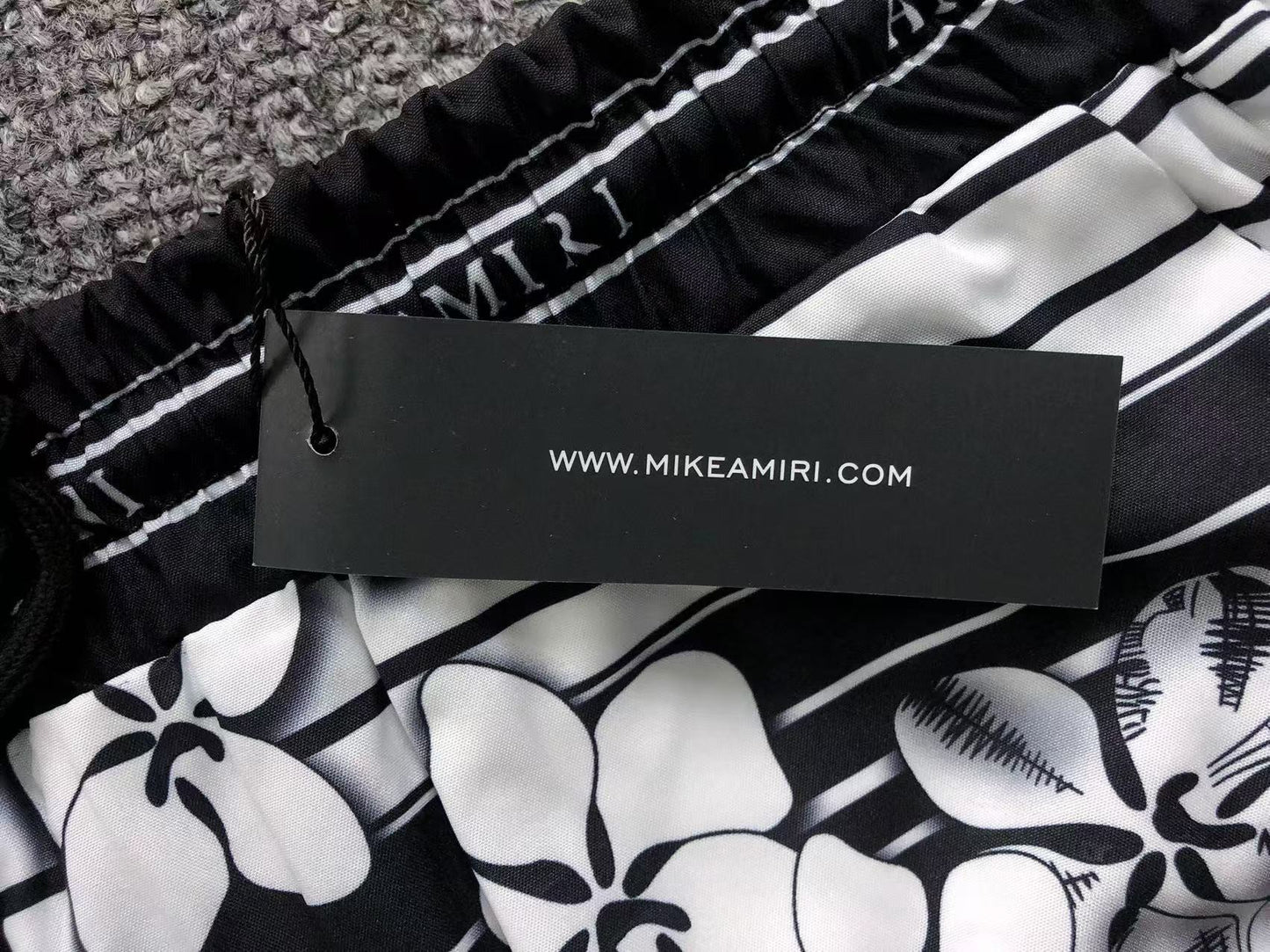 Conjunto AMIRI Monochrome Garden