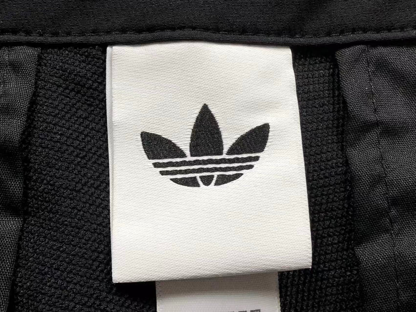 Calça Adidas Convertible Cargo Pants