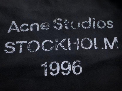 Camiseta Acne Studios Stockholm 1996 Vintage Logo