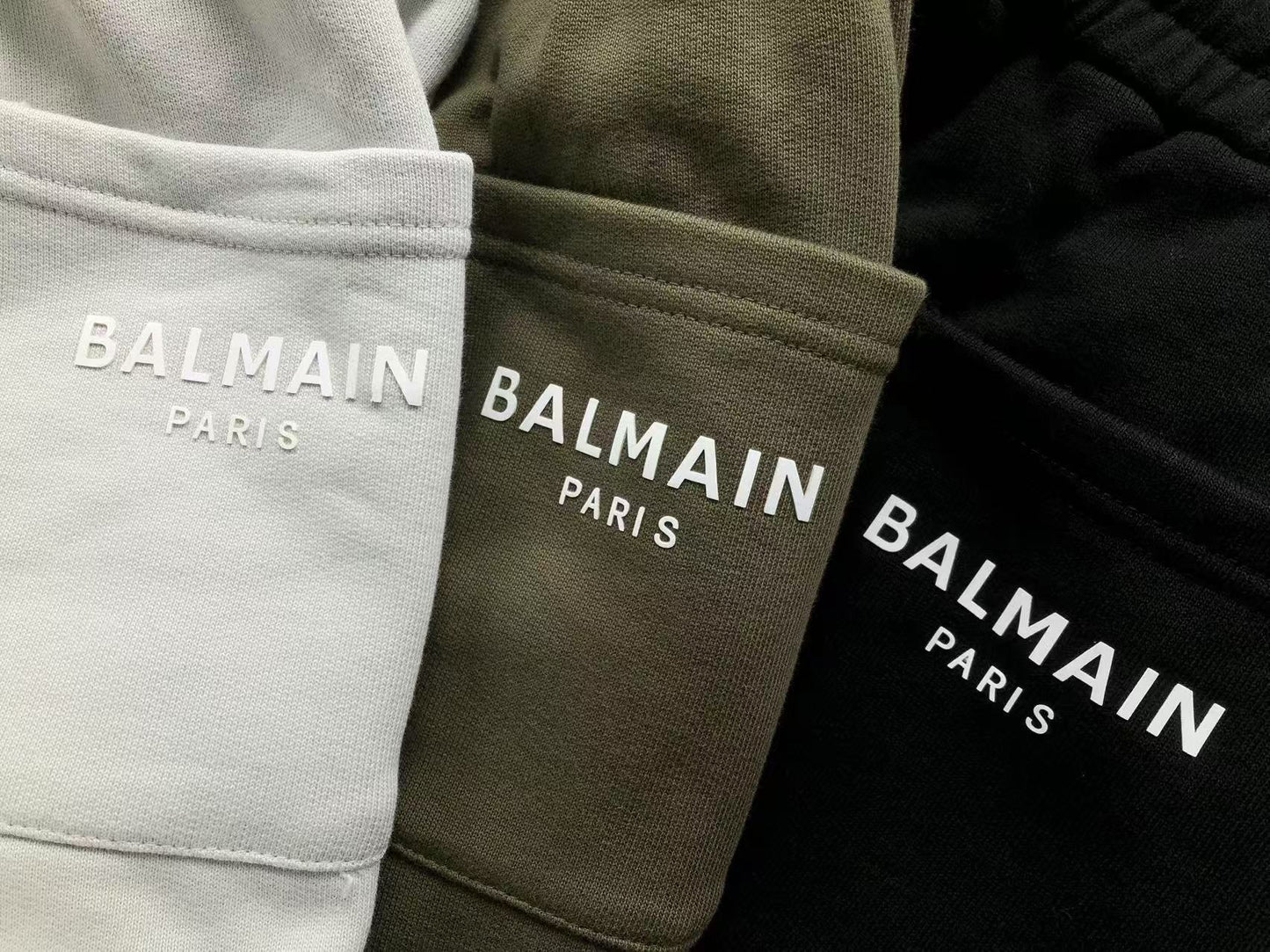 Conjunto Balmain Paris Medallion Sweat Set