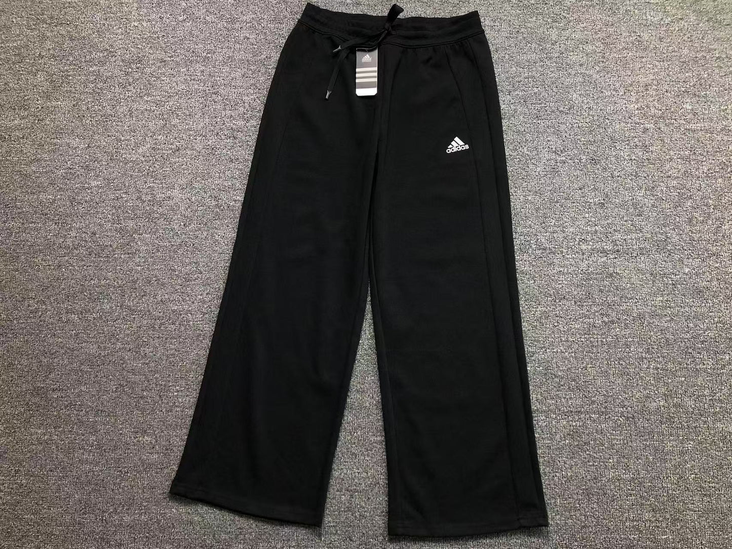 Conjunto Adidas feminino Clean Fit Set