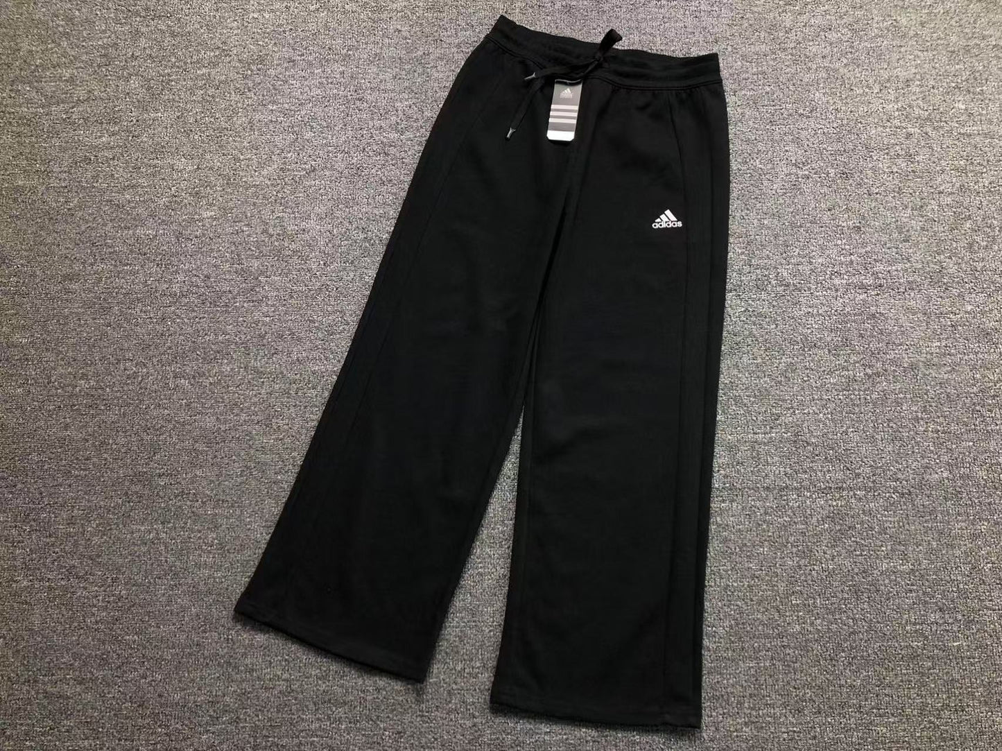 Conjunto Adidas feminino Clean Fit Set