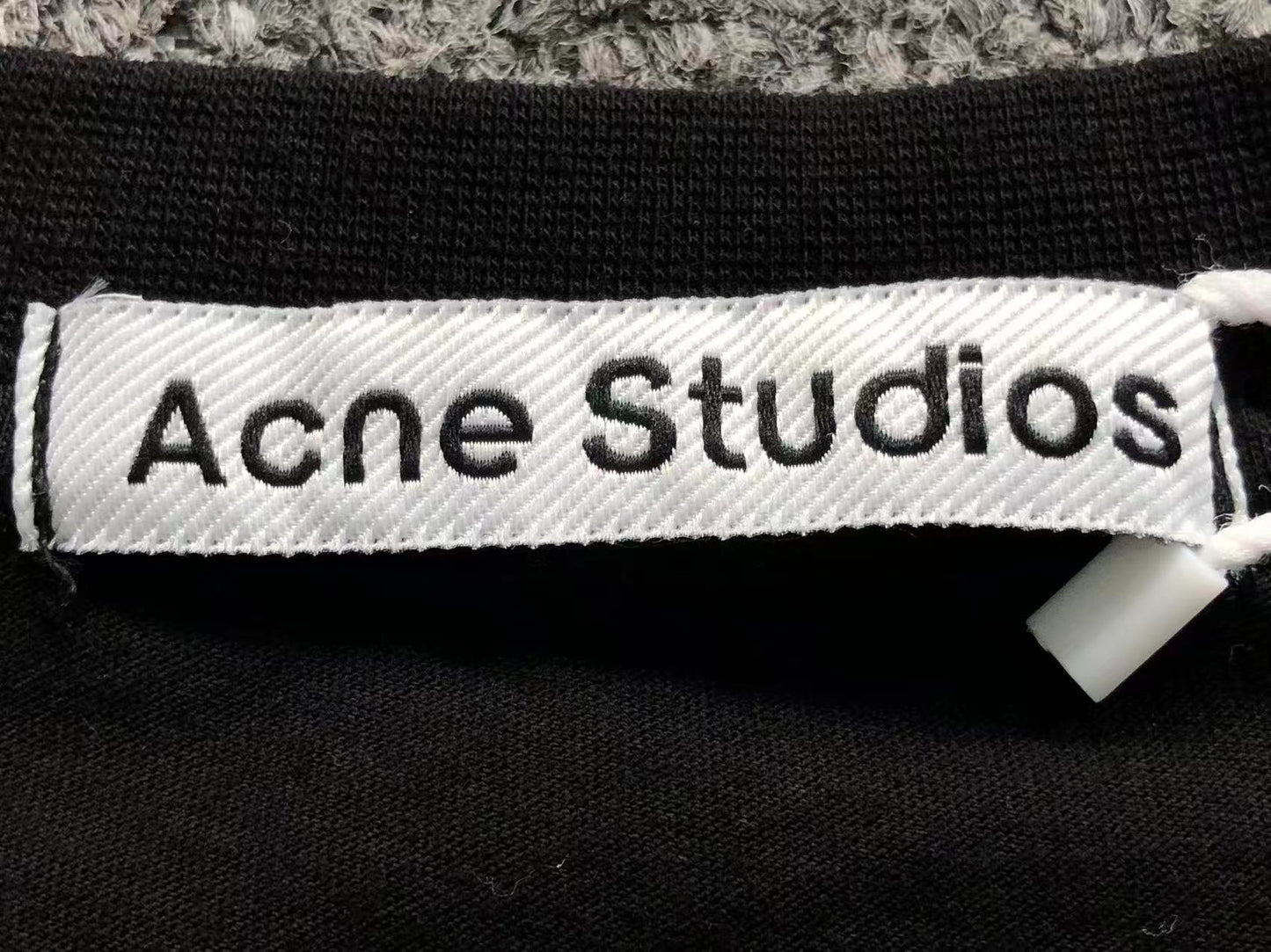 Camiseta Acne Studios Stockholm 1996 Vintage Logo