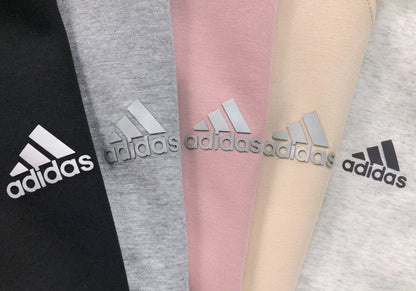 Conjunto Adidas feminino Clean Fit Set
