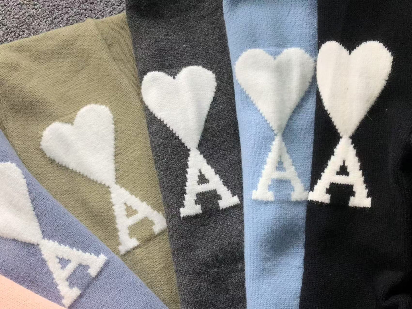 Suéter AMI Paris Coração Signature