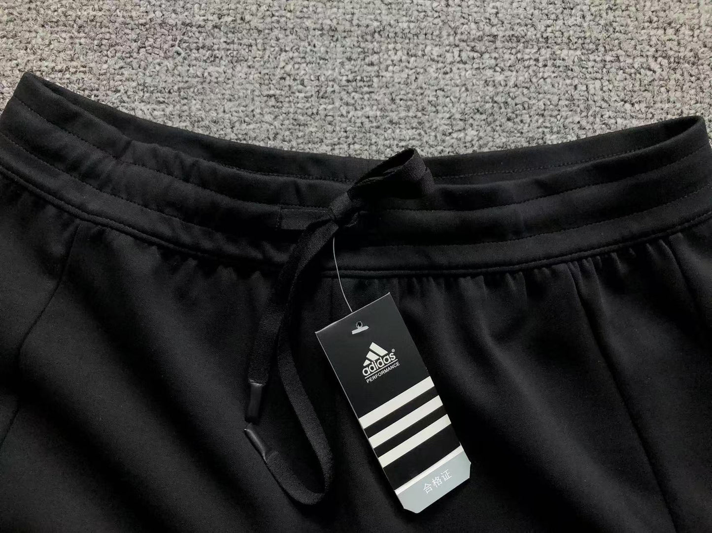 Conjunto Adidas feminino Clean Fit Set