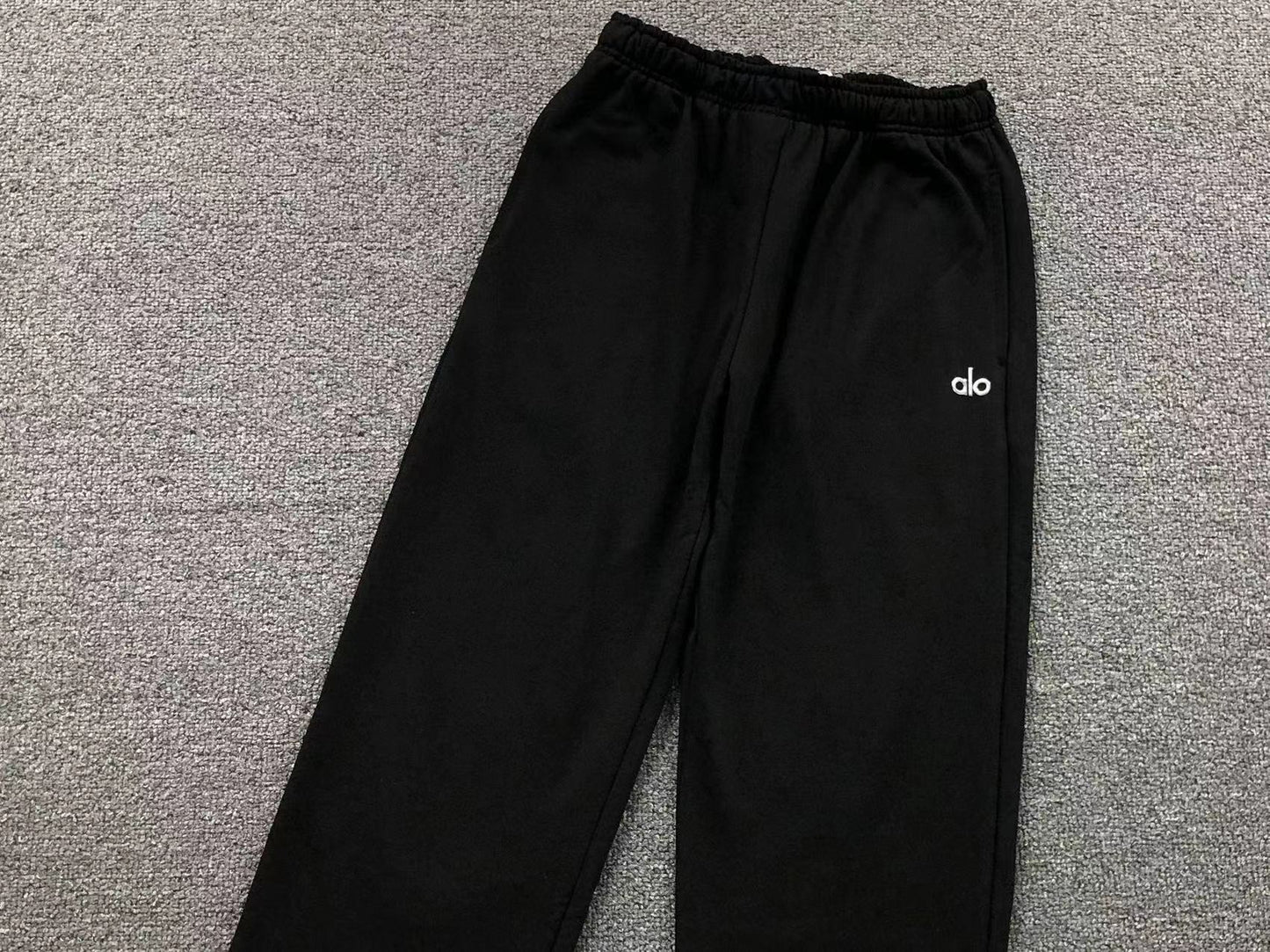 Conjunto Alo Moletom Jogger Essential