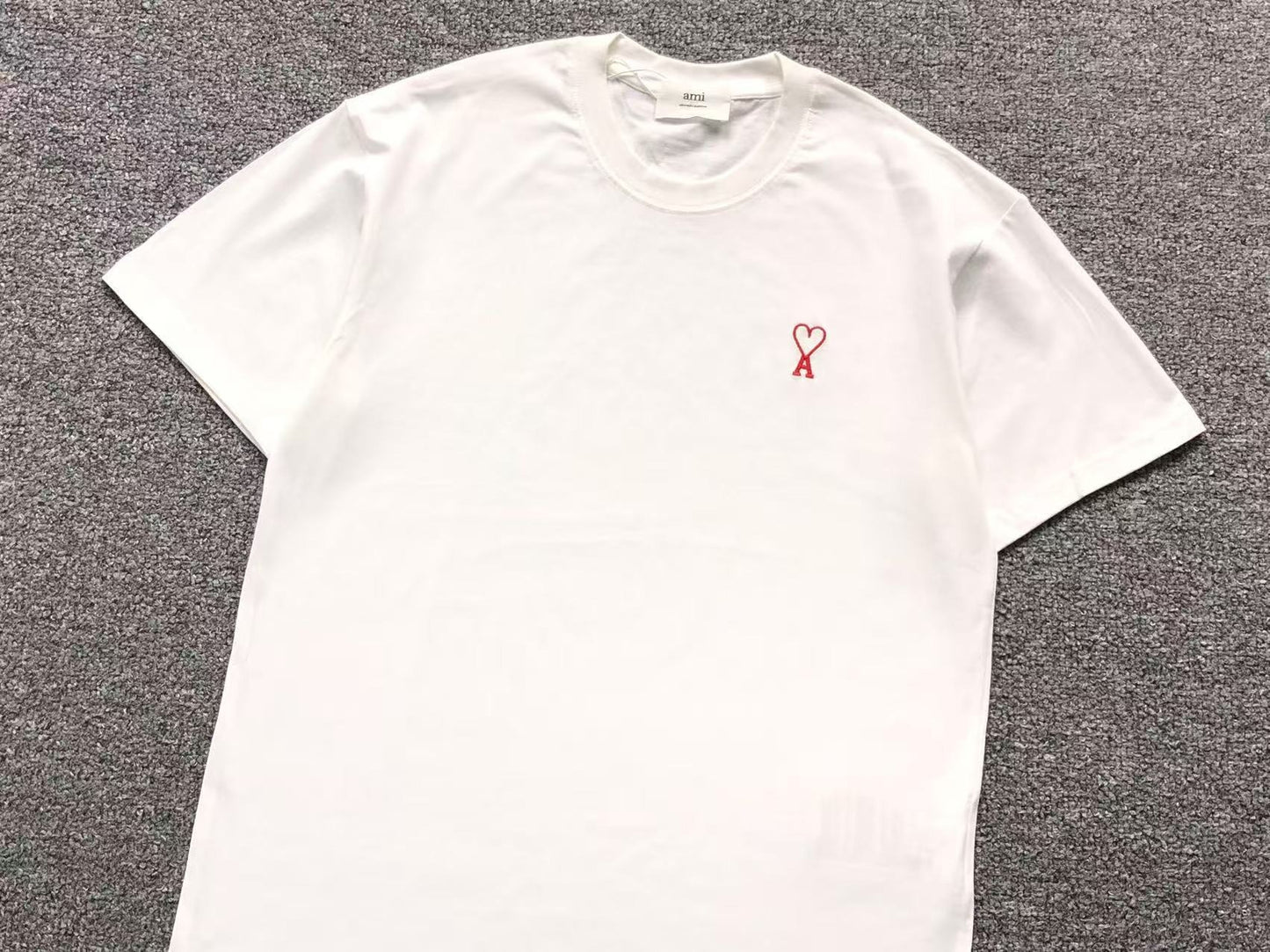 Camiseta AMI Paris Outline Heart Minimal