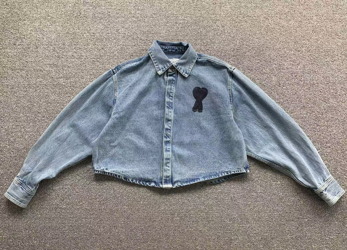 Camisa AMI Paris Denim Cropped Logo Coração