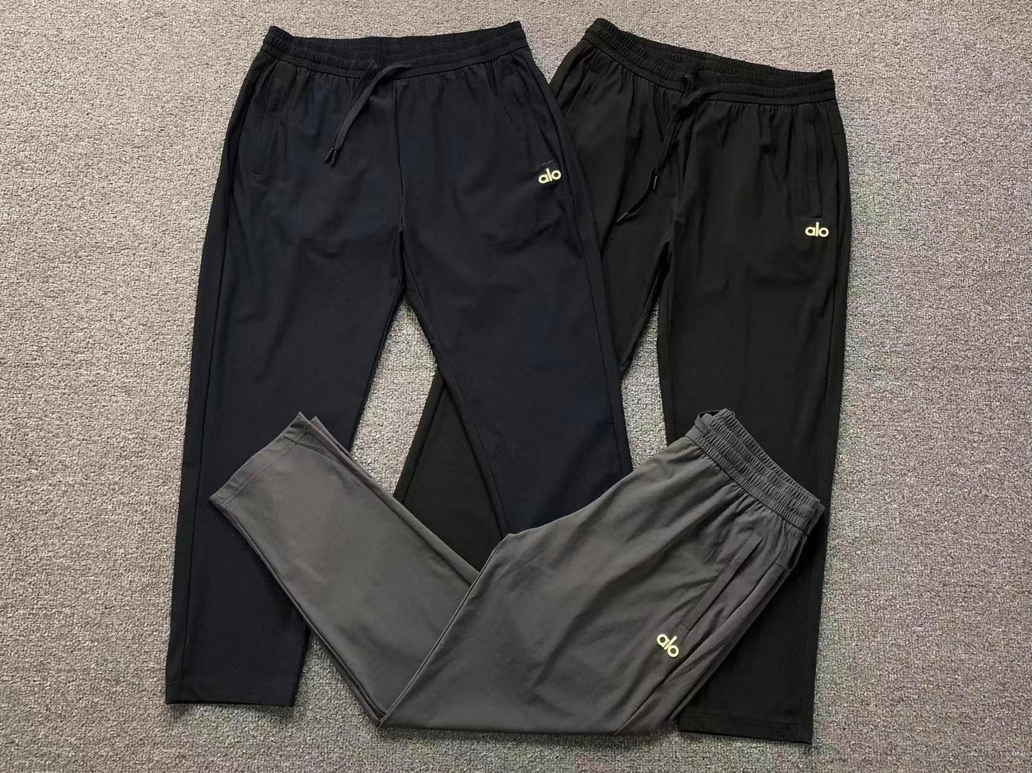 Calça elástica ALO moletom reta